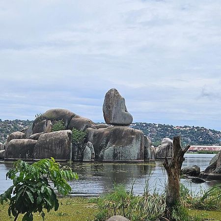 Cozy Home on Rocks موانزا المظهر الخارجي الصورة